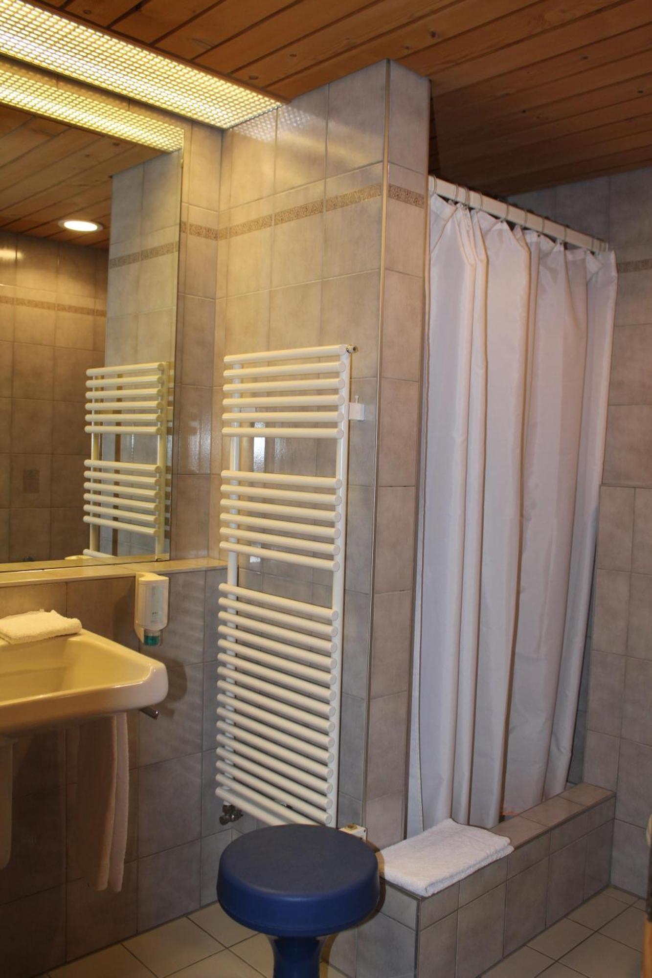 Gemeinschaftshaus Im Oberdorf Lutzelfluh Quarto foto